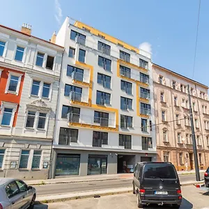 Brand New # 42 In Brand New Building With Free Parking In The Center Prag