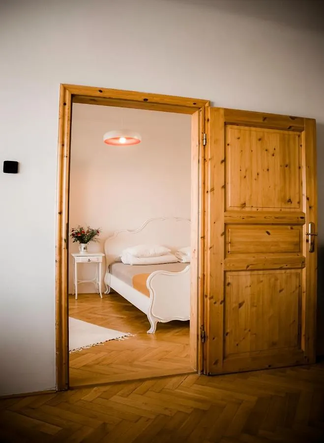 Kiki & Luky Family Apartment By Prague Castle