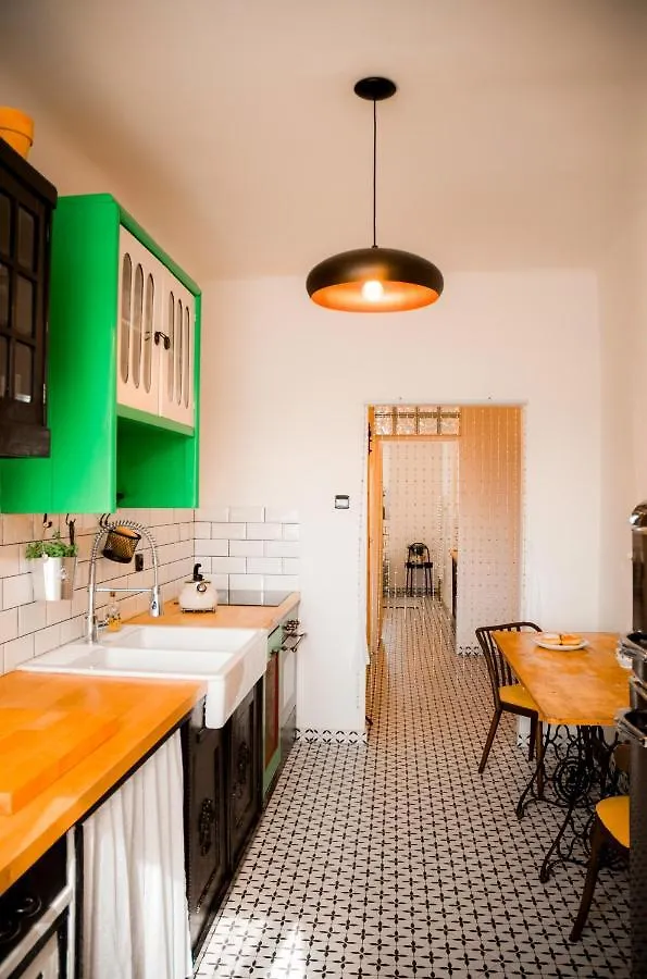 Kiki & Luky Family Apartment By Prague Castle 0*,  República Checa
